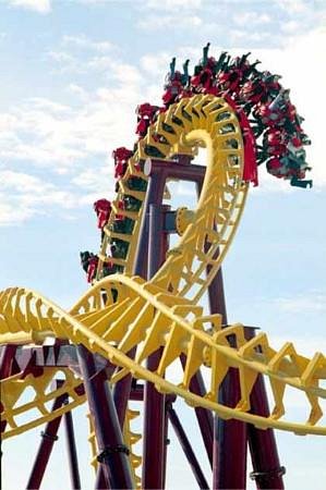 Titanide Full Inversion Ride