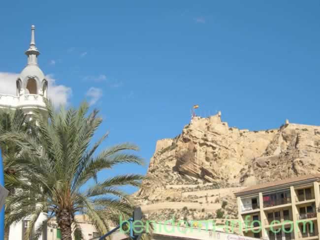 The corner of Casa-Carbonell & Santa Barbara Castle