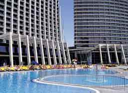 Gran Hotel Bali pool